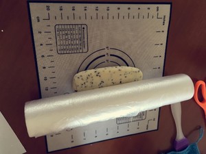 roll flat with rolling pin